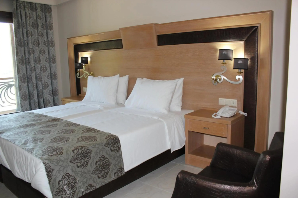 Grand Meteora Hotel