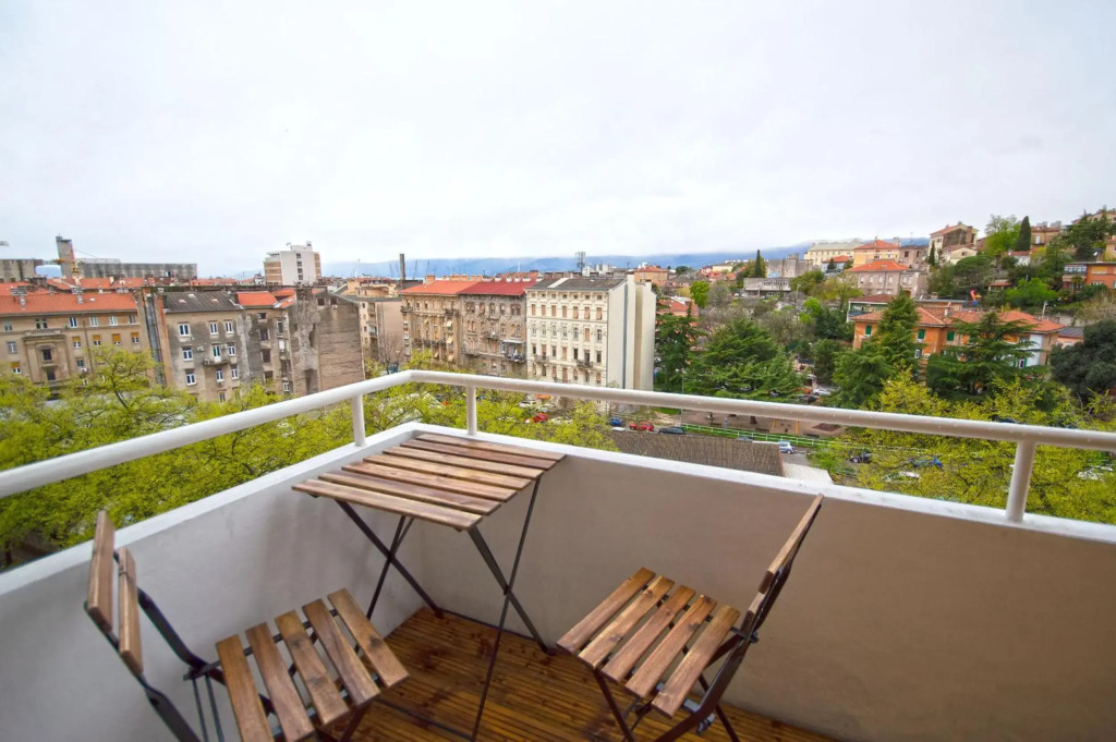 Balcony 4 bedroom apartment by Book-Rijeka