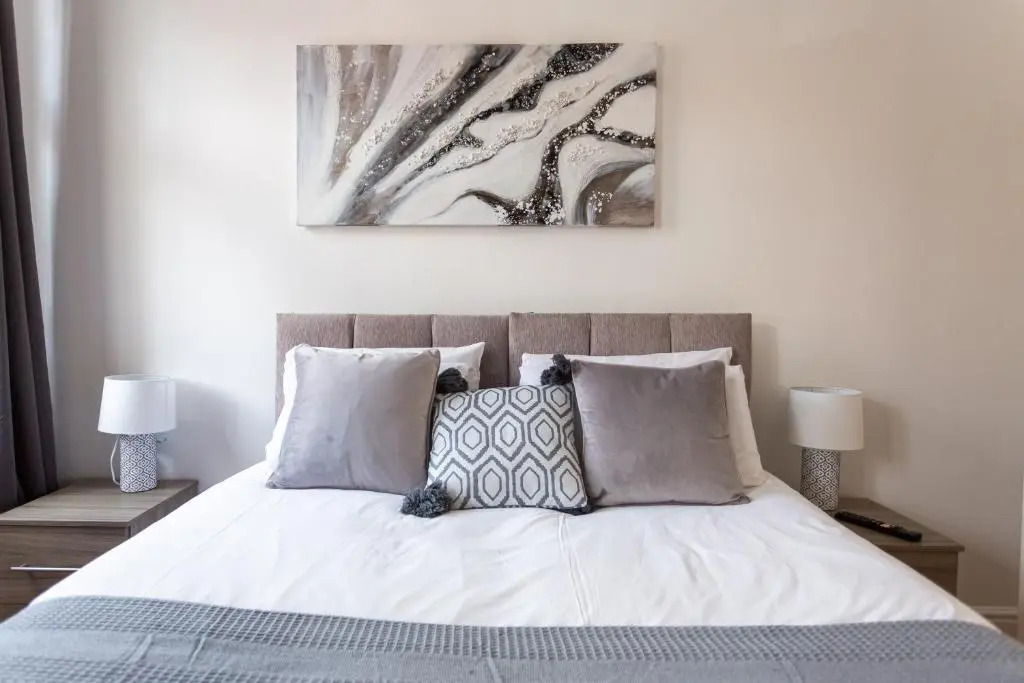 Wenham House - Large House with Hot Tub, Sleeps 11!