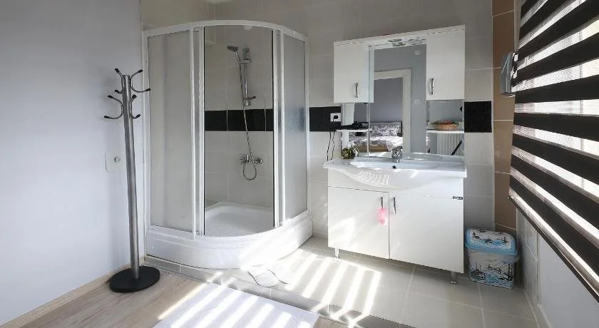 Adali Hostel Pansi̇yon