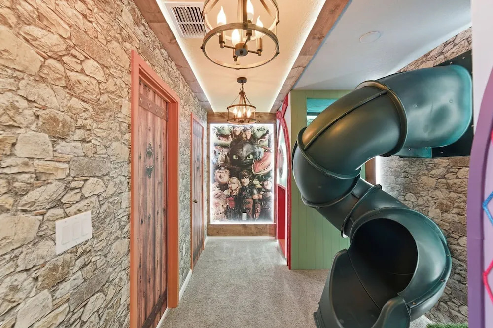 Luxury 7BR at Solara w Pool Cinema Game Room