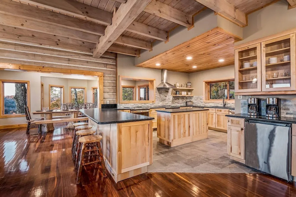 Tanglewood Mountain Lodge 8 Bedrooms 5 Bathrooms Home