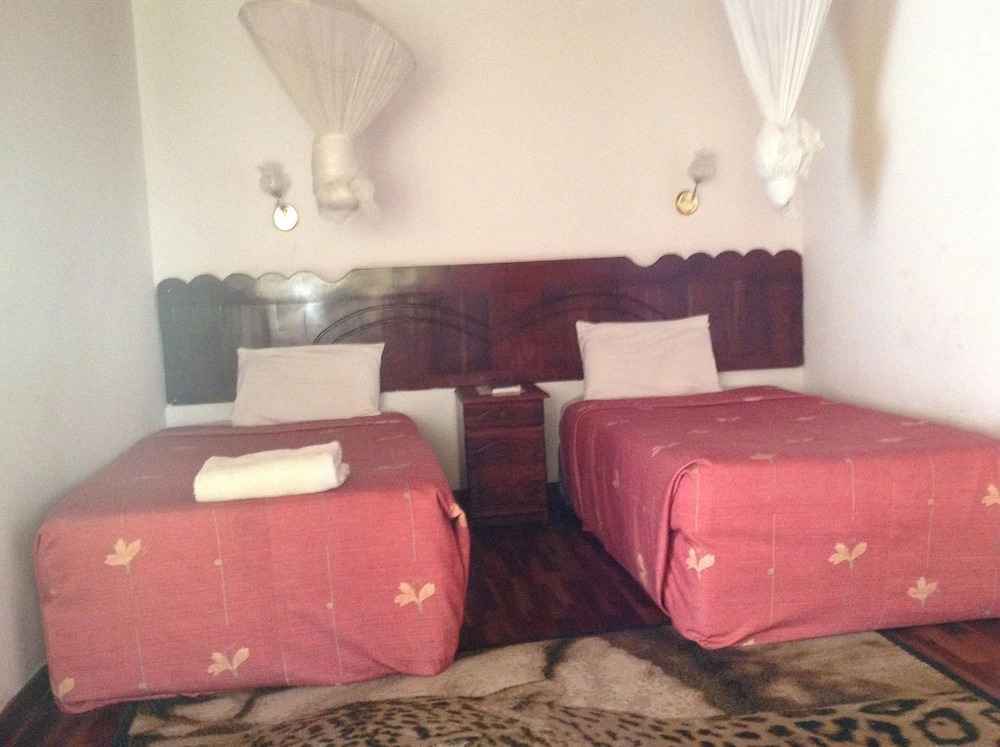 Mopees Lodge