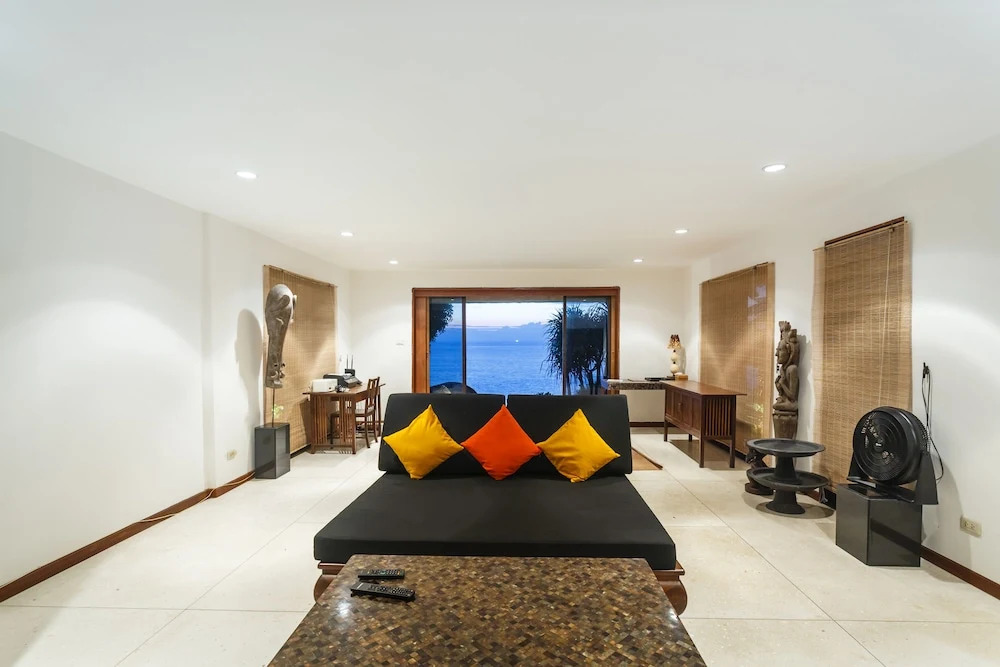 Cape Kata Villa by Lofty