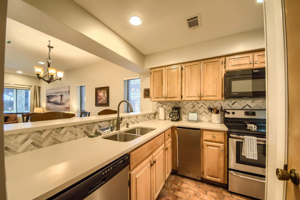 Condo de Comal CW C101