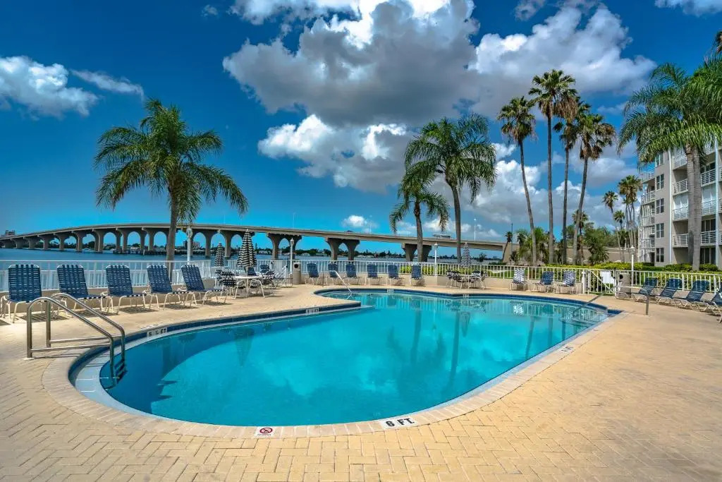 Bahia Vista 9-521 by Distinctive Beach Rentals
