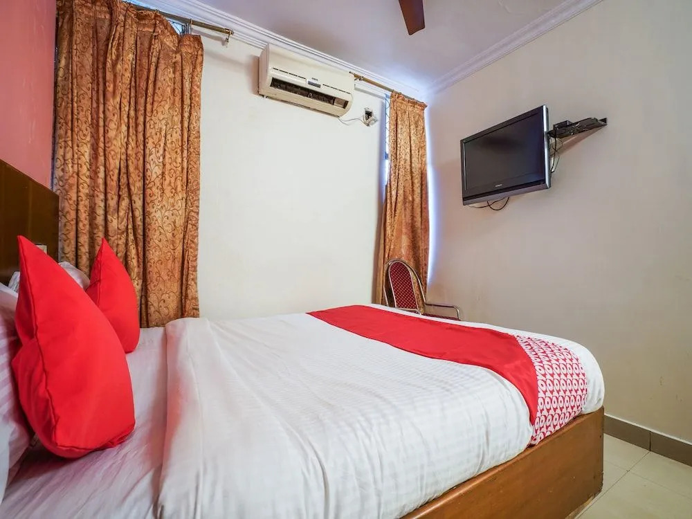 OYO 18310 Adda Concept Hotel