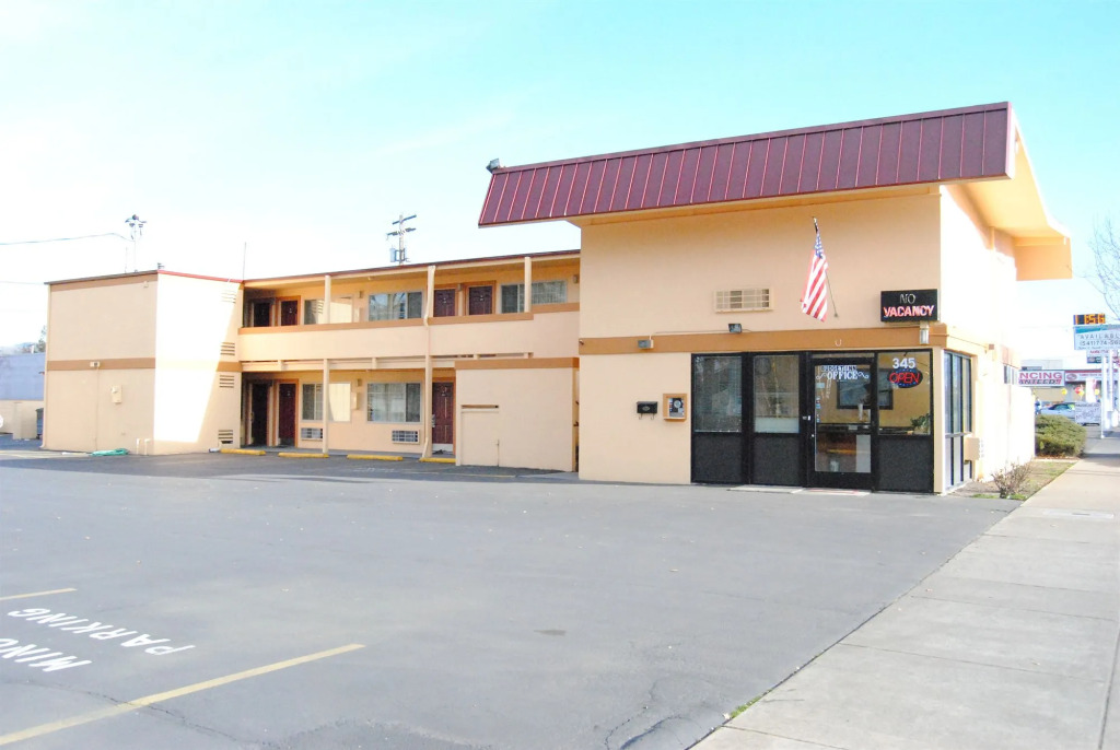 Signature Inn Medford Downtown