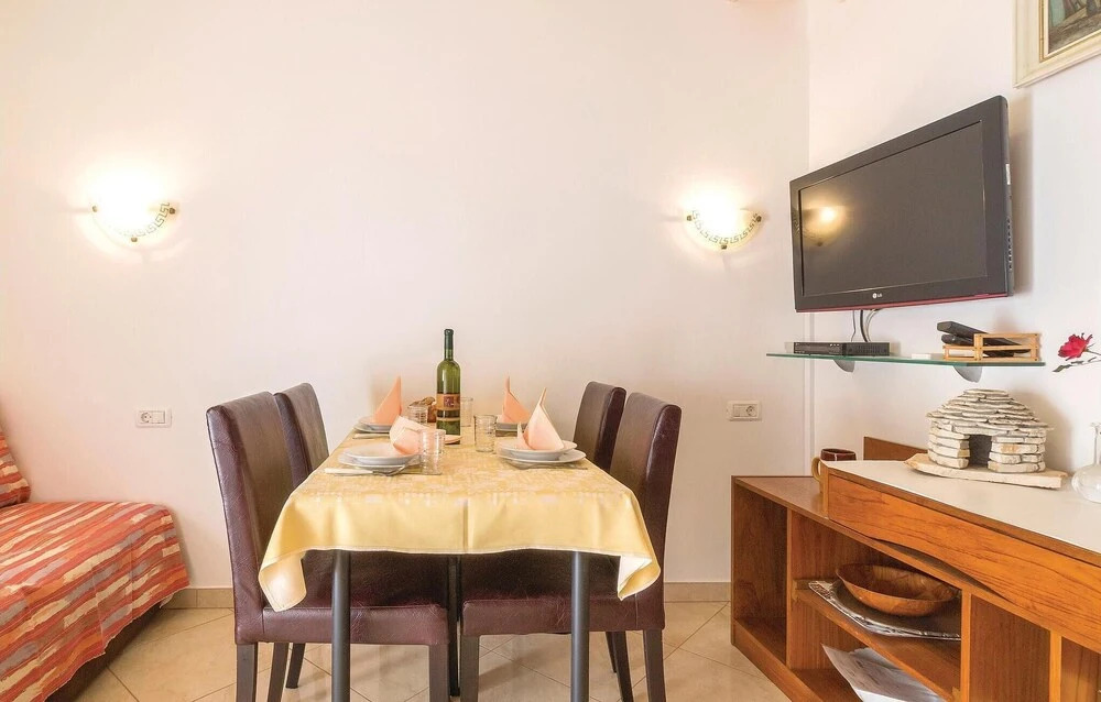 Amazing Apartment in Vodnjan With 2 Bedrooms