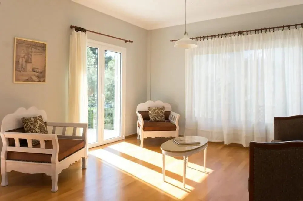Glyfada Central 3bed apt