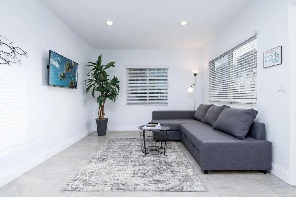 Bayshore Breeze 9 - Fort Lauderdale Beach