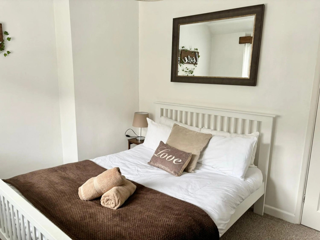 Afan Contractor Accommodation - mins to site!
