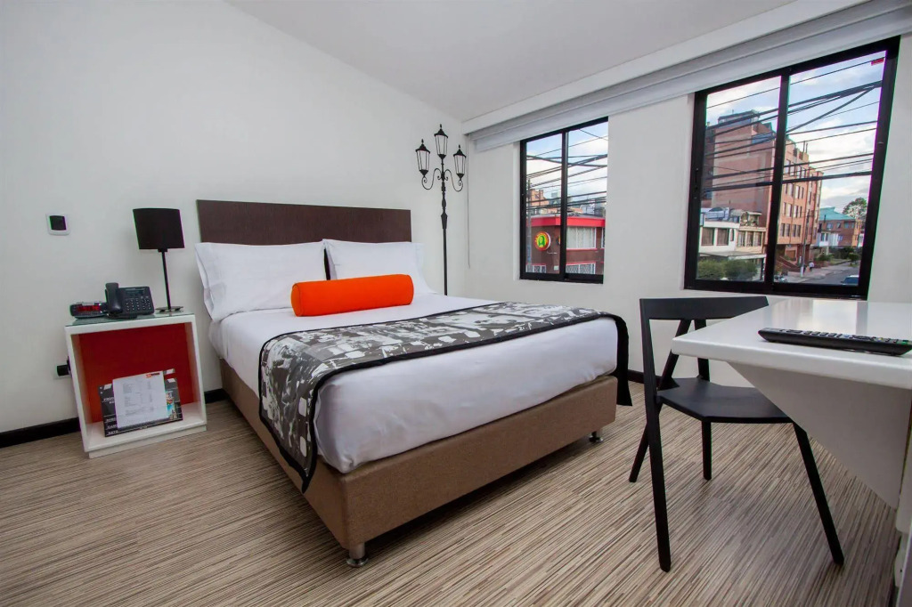 Hotel DC Feria