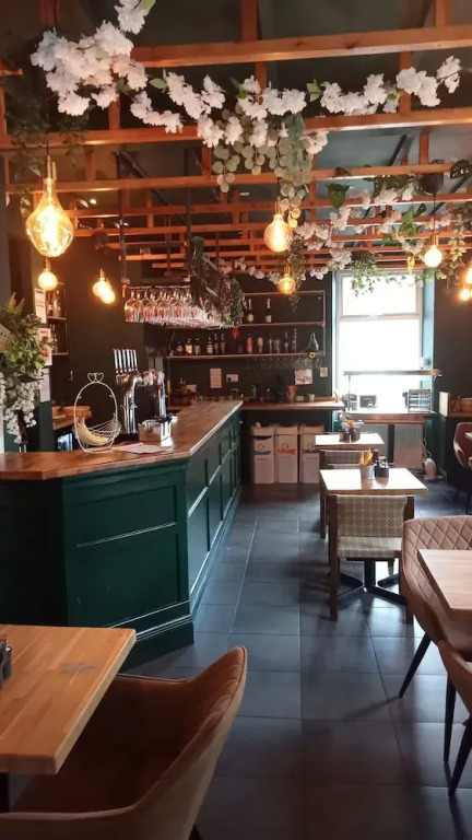 Windsor Hotel & Bar
