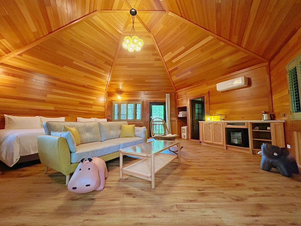 Senboard Manor