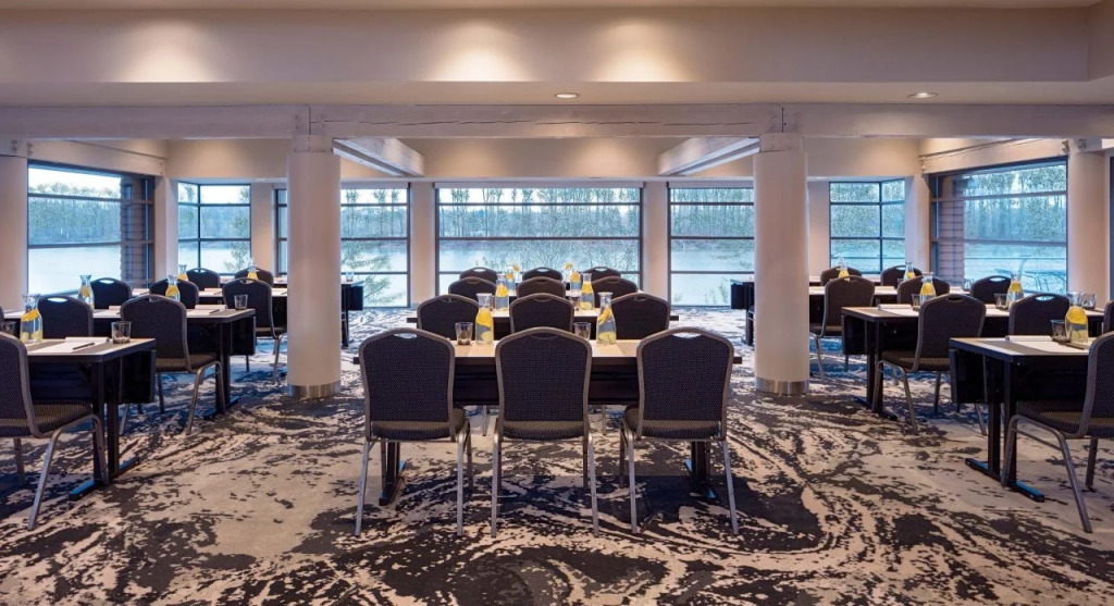 Rivers Edge Hotel Portland, Tapestry Collection by Hilton