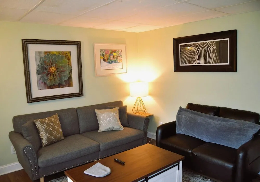 Gather Here 9br, 5BA Group
