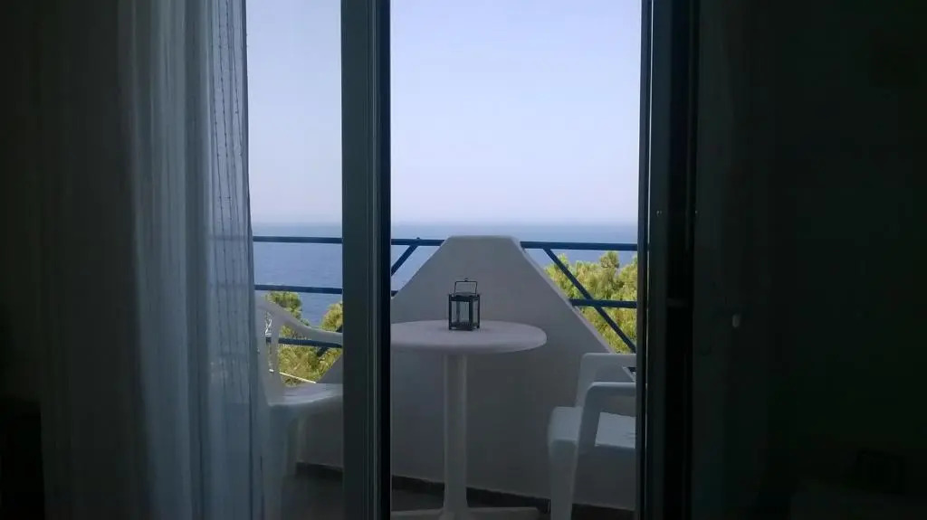 Haris Apartments