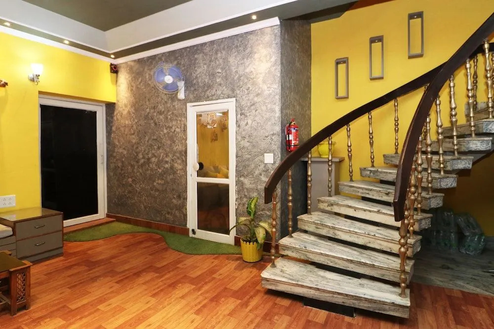 OYO 36085 Hotel Apollo Agra
