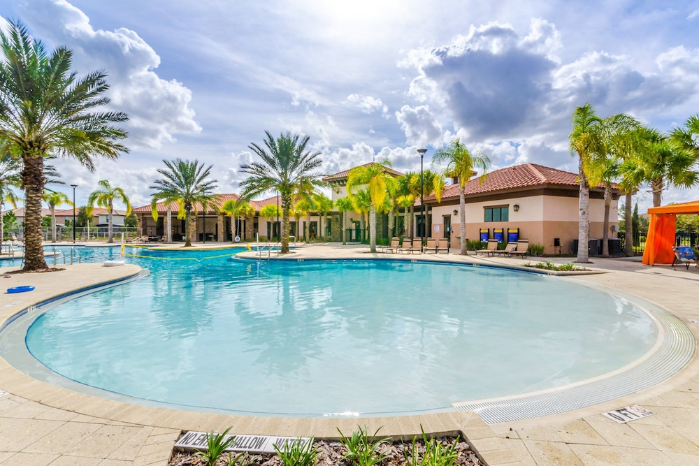 Spacious Getaway With 2 Themed Game Rooms, Private Pool, & Pool spa