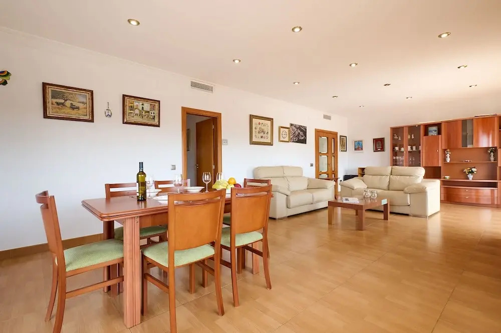 Marina in Blanes With 6 Bedrooms and 4 Bathrooms