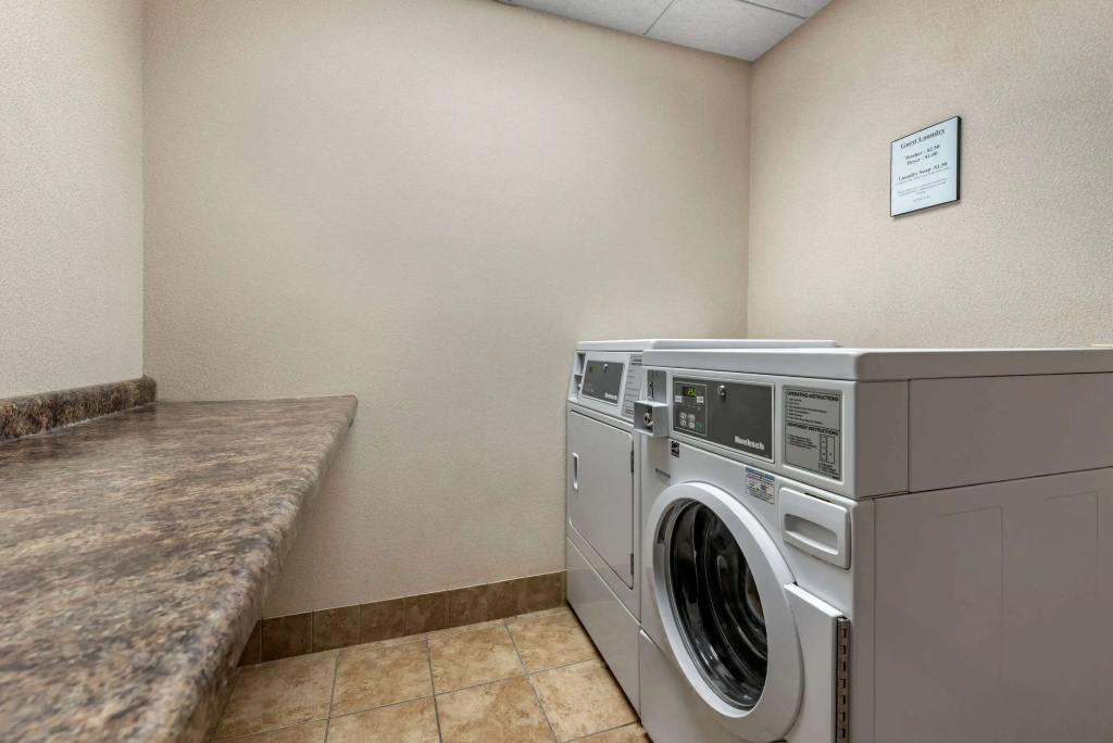 Comfort Inn & Suites Warsaw near US-30