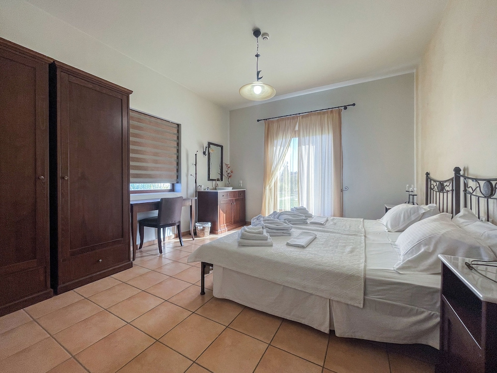 Luxurious Panoramic View Villa