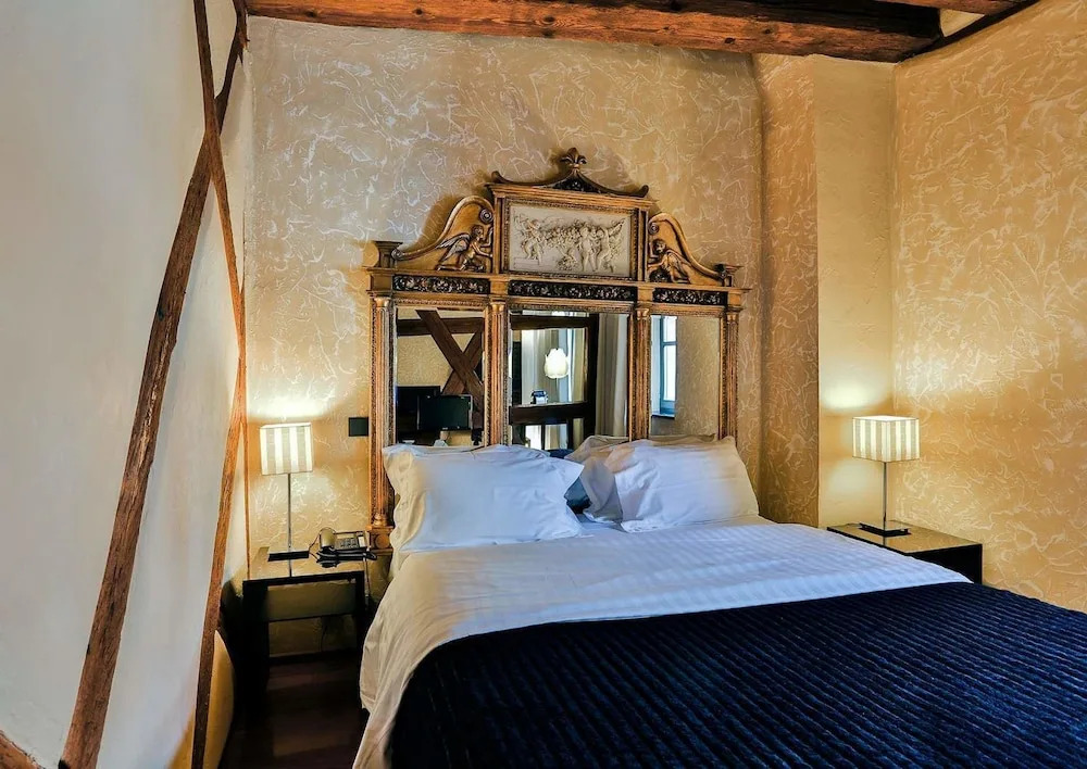 Le B. Suites, Chambres & Restaurant