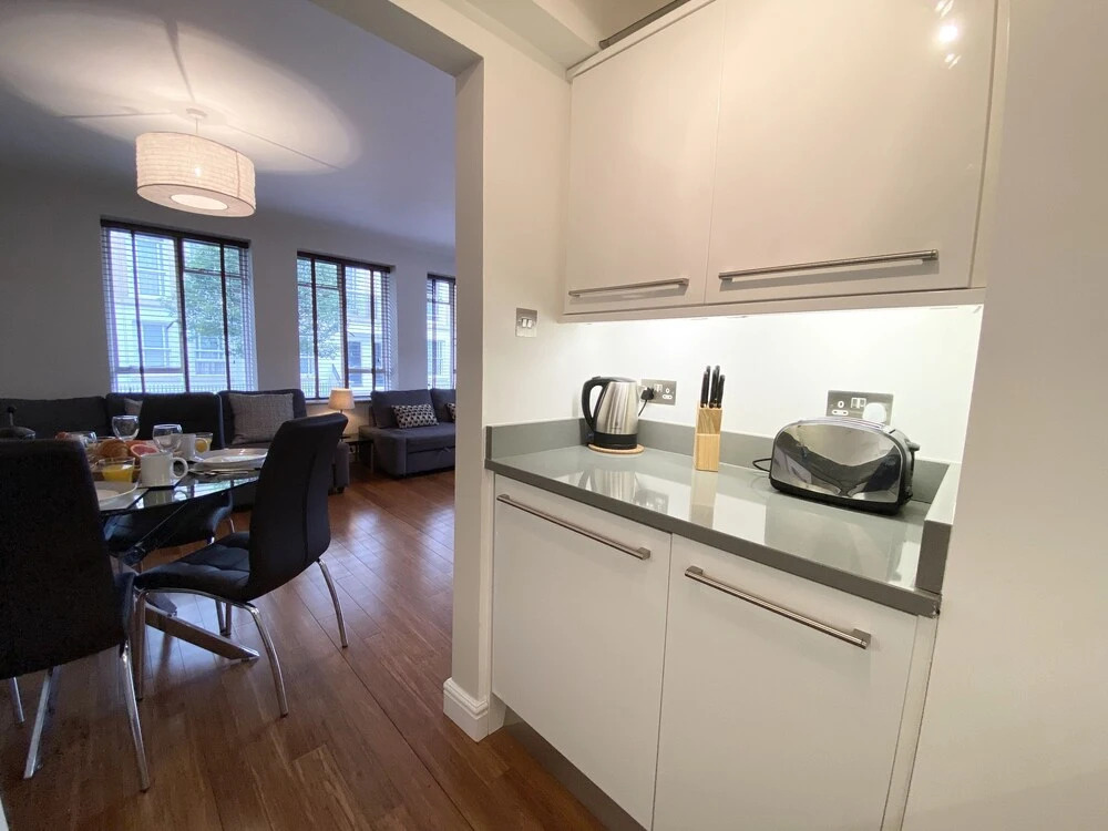 Apartment Next to Victoria Station