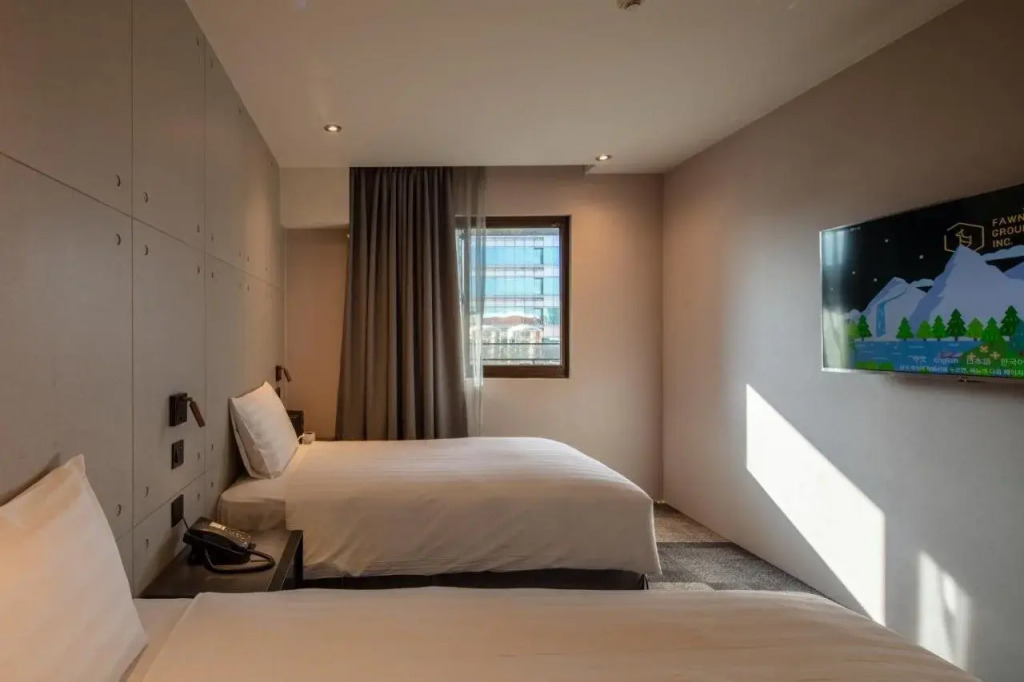Roaders Plus Hotel Theme