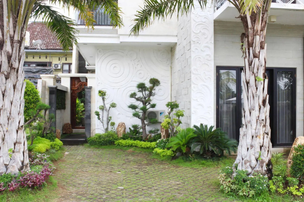 巴厘岛登巴萨艾里丹帕沙西山帕扬酒店(Airy Denpasar Barat Gunung Payung Bali)