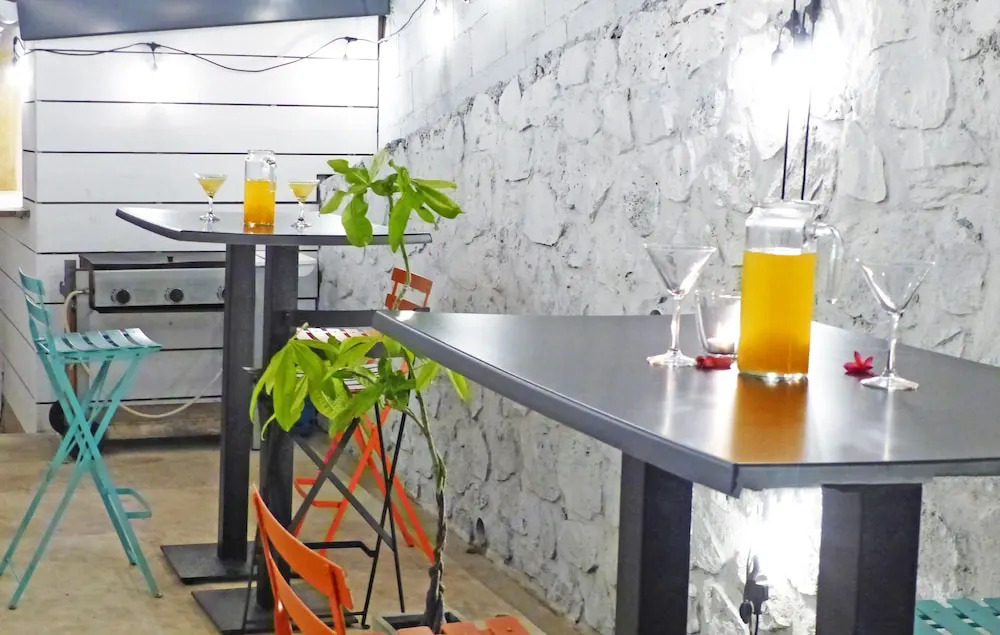 LA BOHEME, résidence de 5 appartements avec piscine, vue océan, Petite Ile