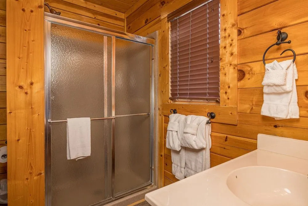 Dream on High 1 Br cabin by RedAwning