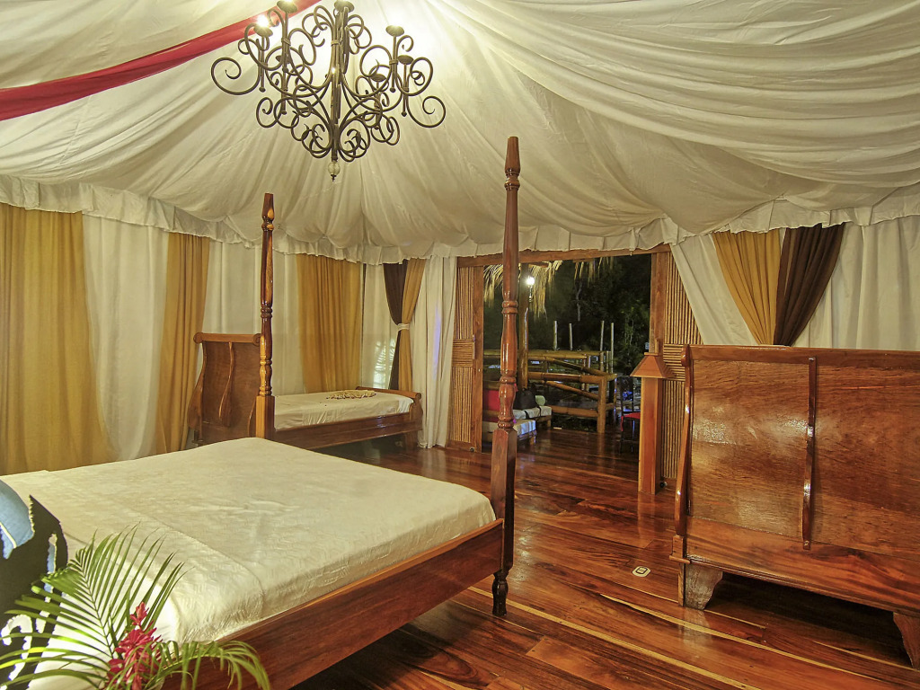 Ocho Artisan Bungalows - Adults only