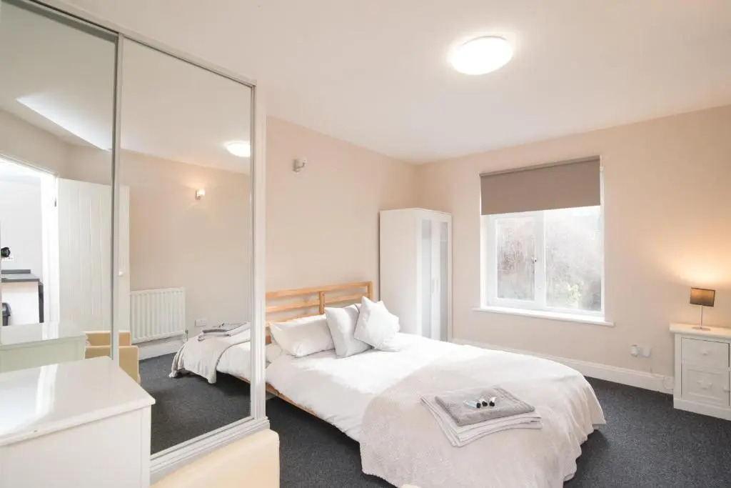 Aston Henry James Courtlands Cosy apartment close to Maidenhead train station