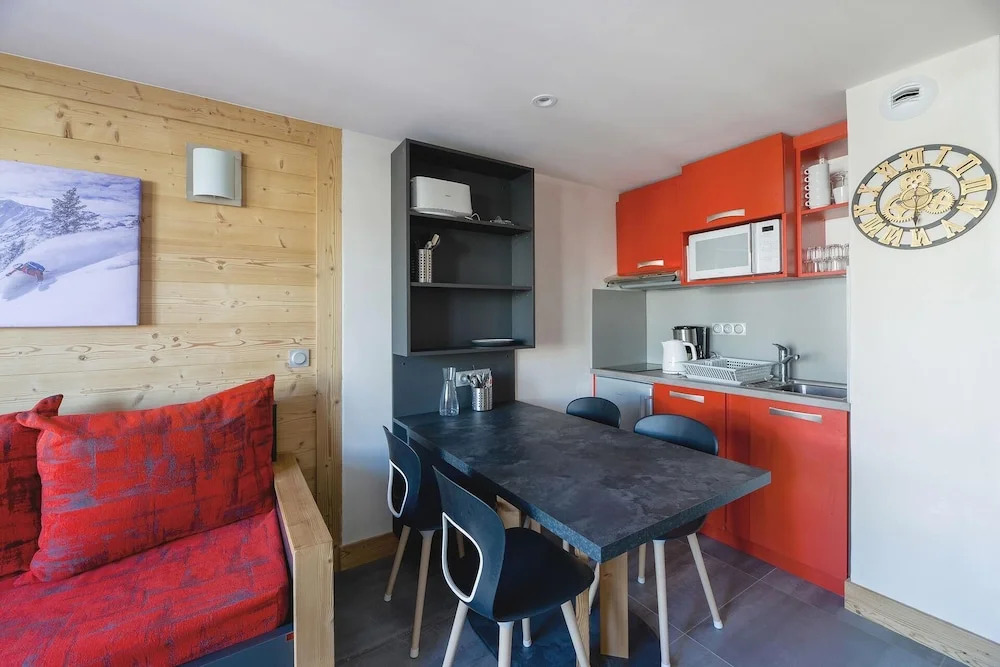 Residence LES Coches Apartment in a Family Resort at the Bottom of the Slopes Bac105