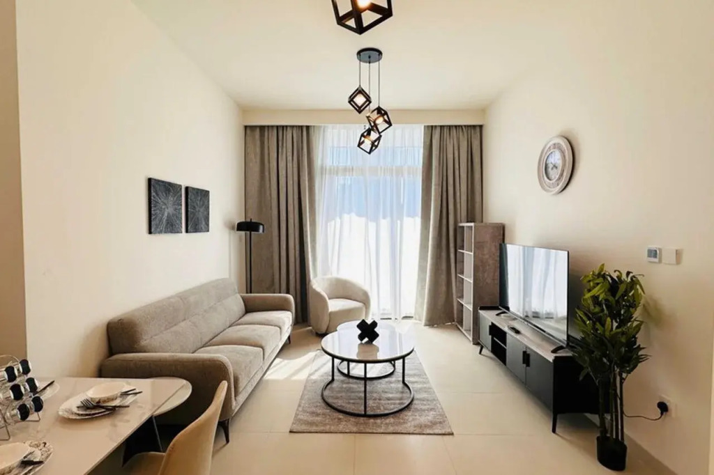 OYO HOME 1350 Premium 1-bed Apt Burj Crow