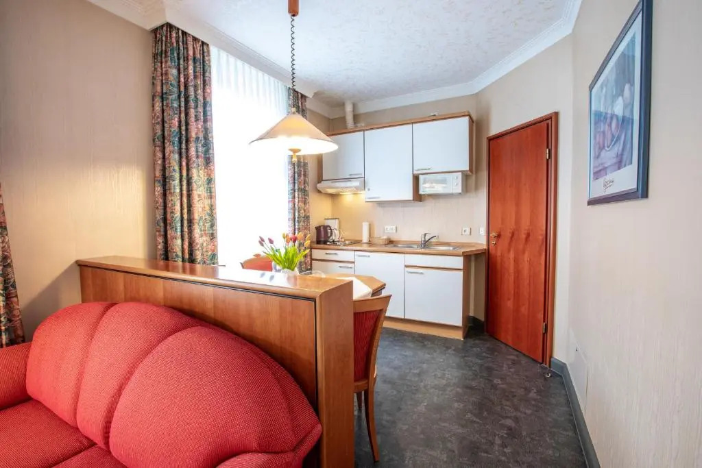 1 Raum Apartment großer Balkon