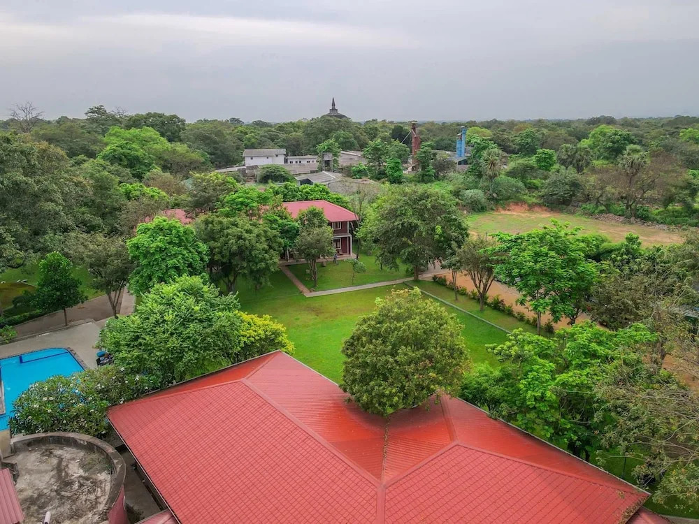 Hotel Mahanuge