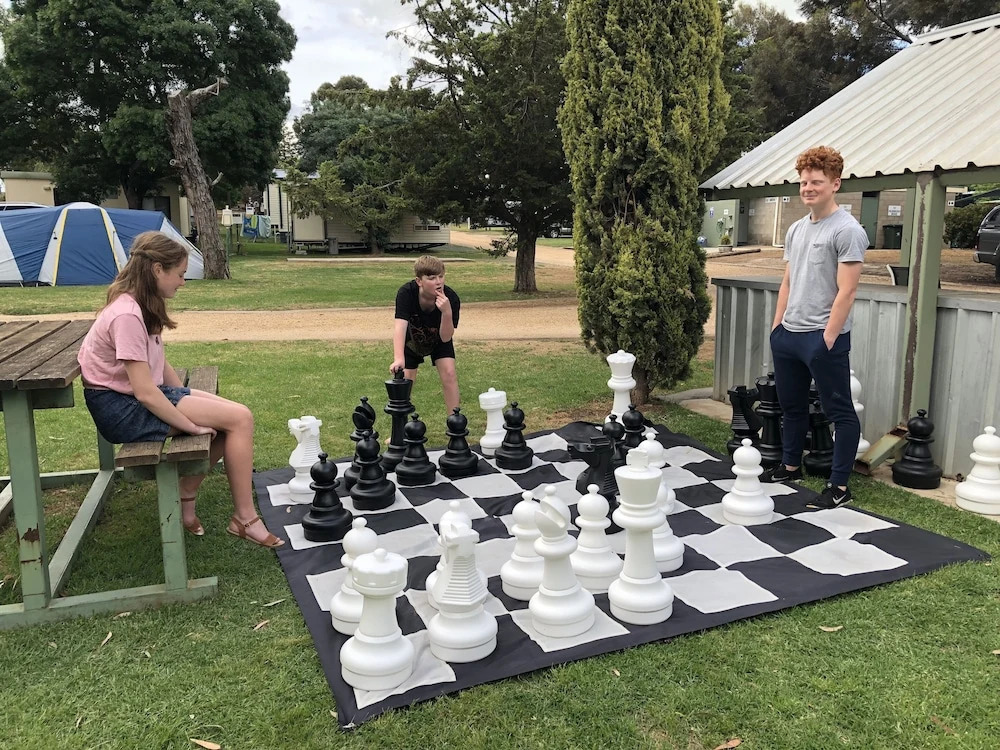 Acacia Caravan Park & Holiday Units