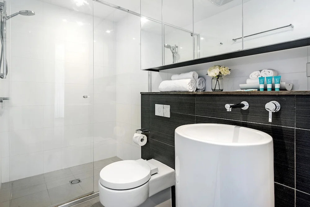 Oracle Sleek & Stylish 2 Bedroom Ocean View