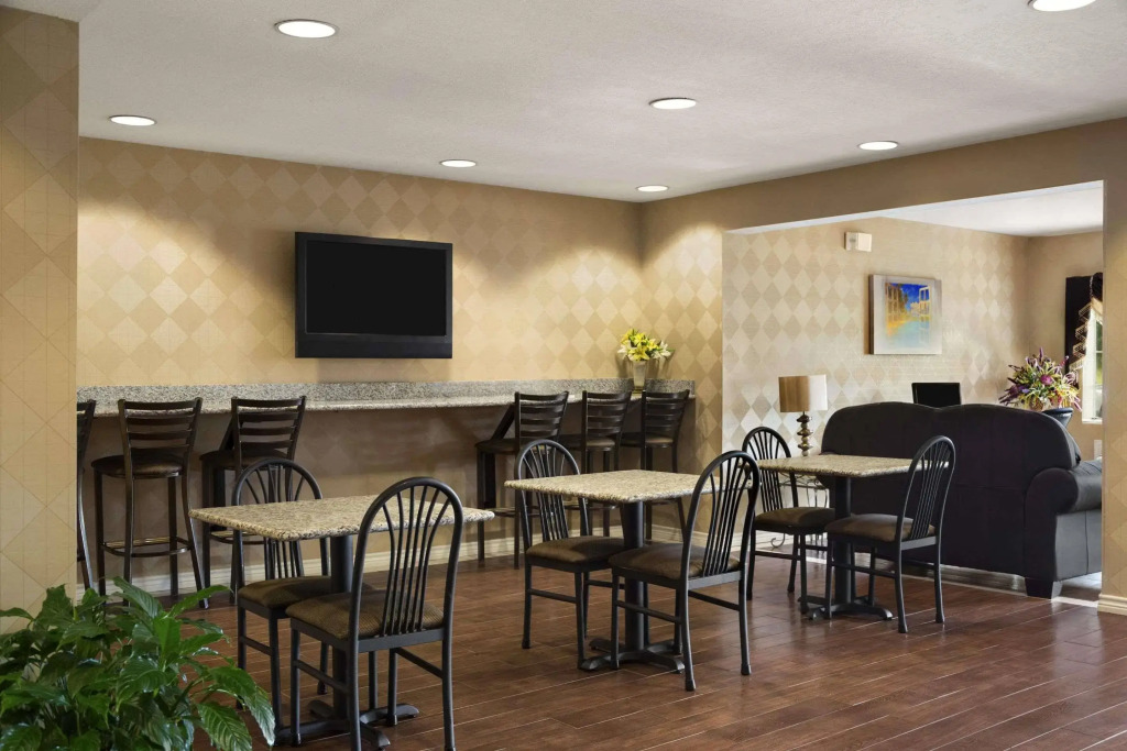 Quality Inn & Suites Longview I-20