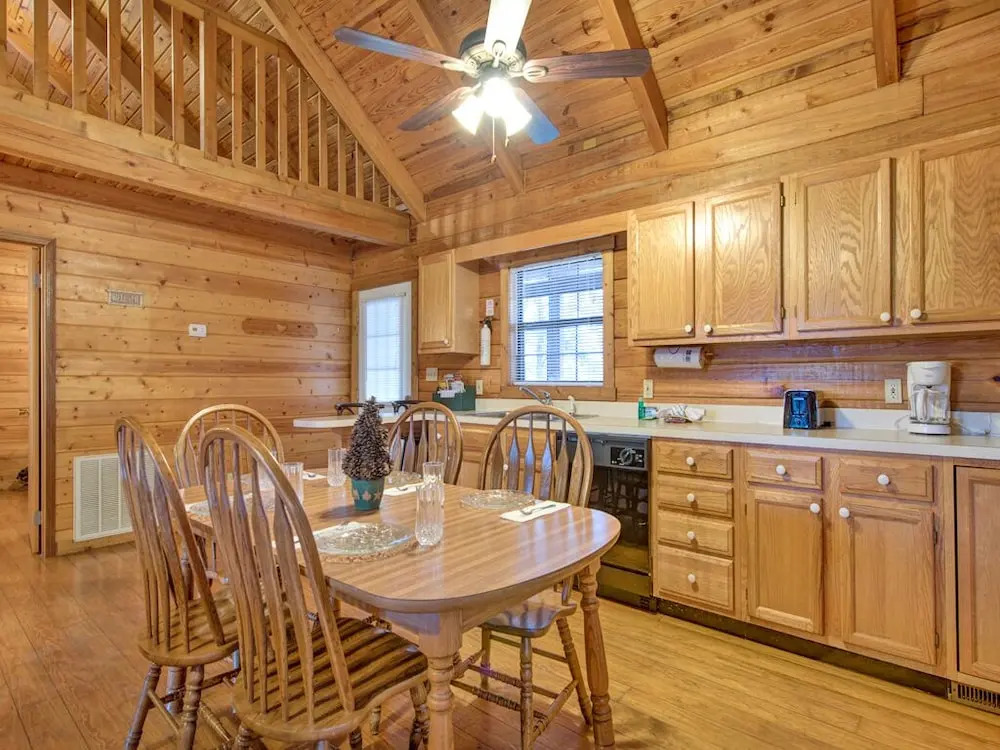 Mountain Top View, 4 Bedrooms, Sleeps 10, Arcade, Hot Tub, Air Hockey