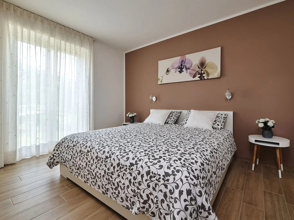 Detached Villa With Cozy Outdoor Kitchen And Swimming Pool Near Groznjan