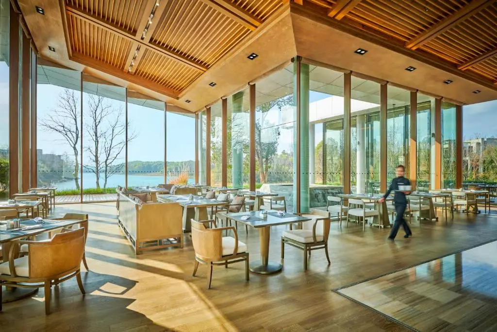 Lushan West Sea Resort, Curio Collection by Hilton
