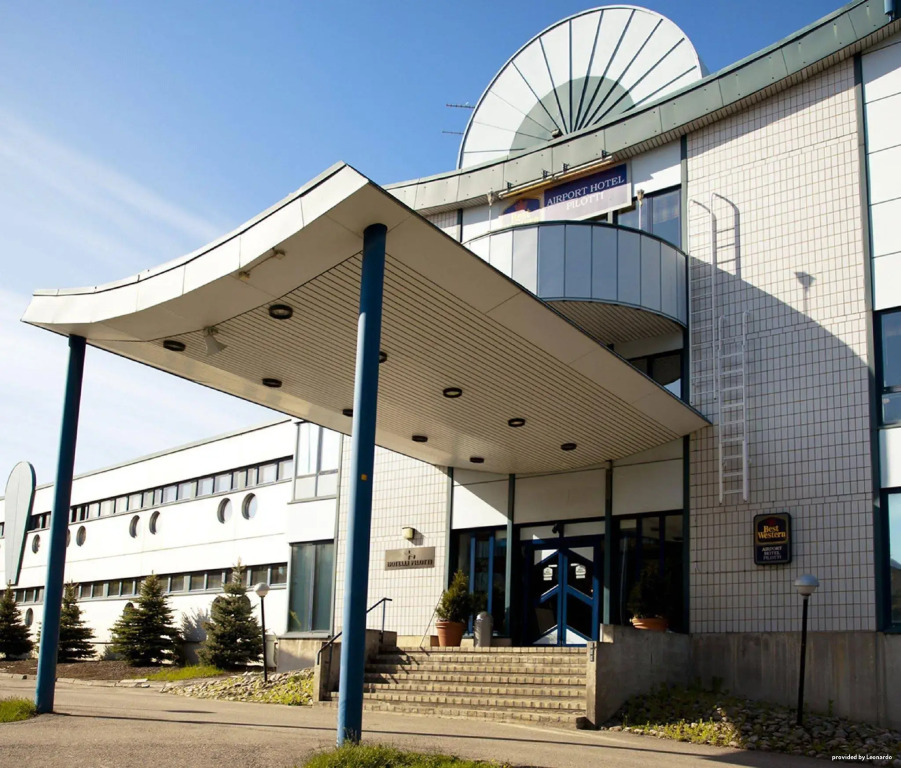 Pilot Airport Hotel