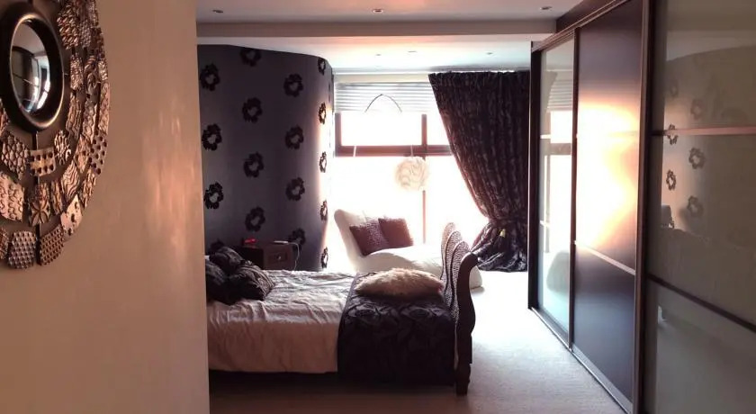 Fantastic Birmingham Jewellery Quarter 2 Bed Home