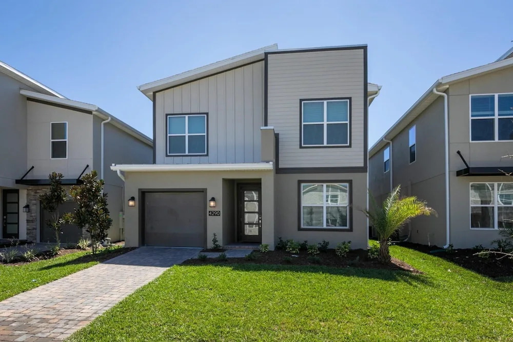 Spacious home at Storey lake with private pool near Disney