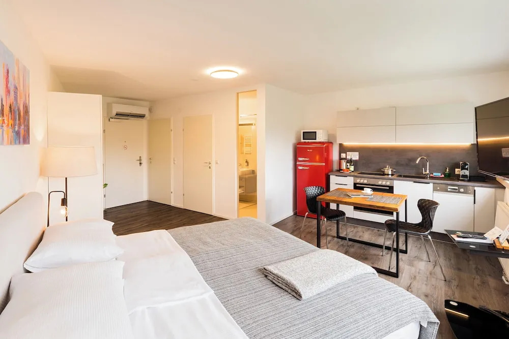 URBAN ISLAND I Riverside Apartments