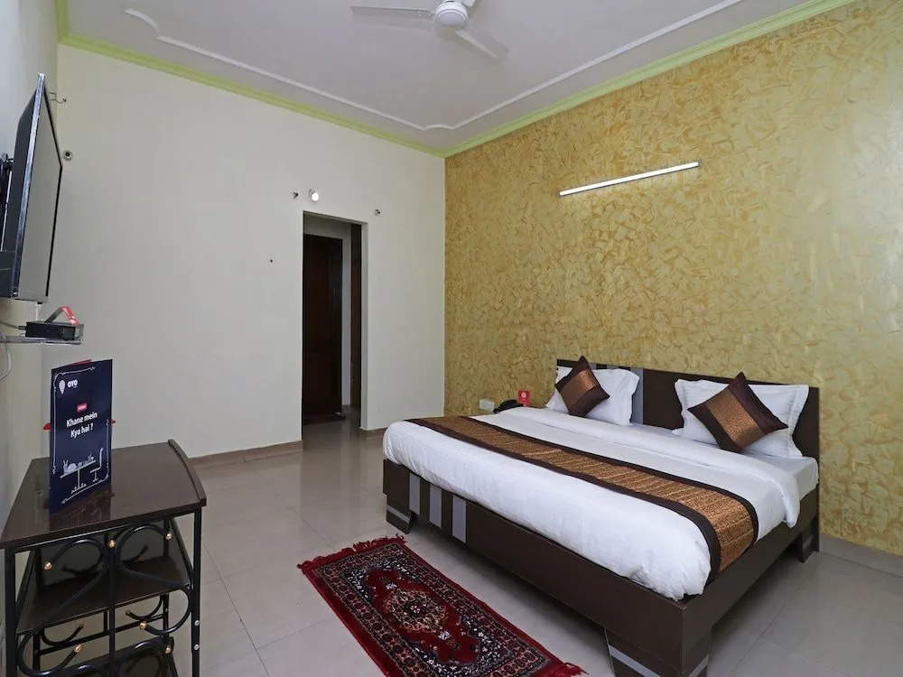 OYO 10071 Go Rooms Sector 45